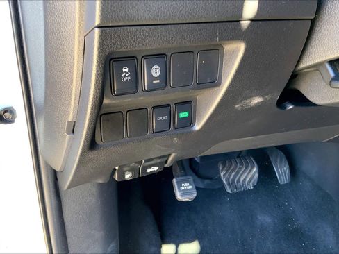 Used 2022 Nissan Rogue Sport S image 35