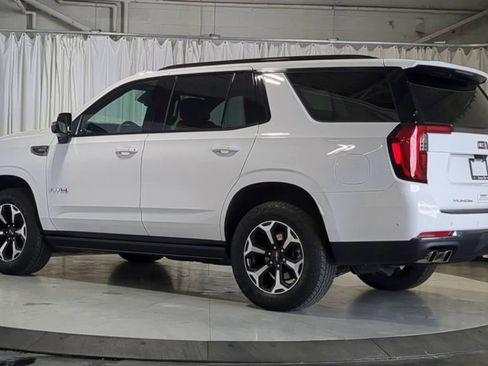 Used 2025 GMC Yukon AT4 w/ AT4 Premium Package AWD/4WD image 8