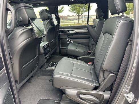 New 2025 Jeep Wagoneer Series II w/ Convenience Group I image 48