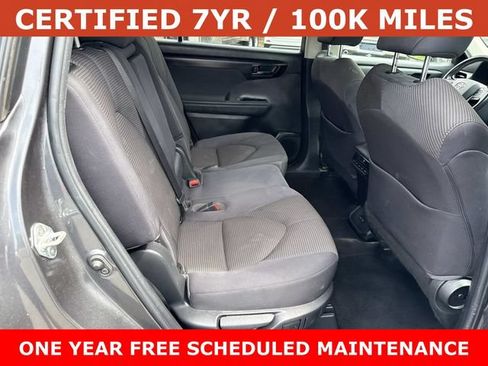 Used 2023 Toyota Highlander LE AWD/4WD image 11