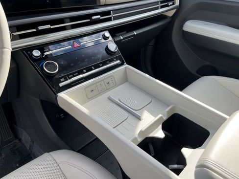 Used 2025 Hyundai Santa Fe SEL AWD/4WD image 45