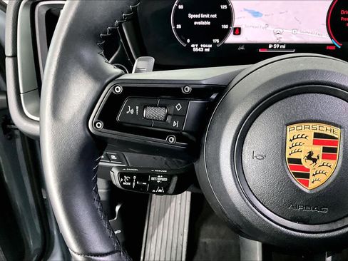 Used 2024 Porsche Cayenne image 22