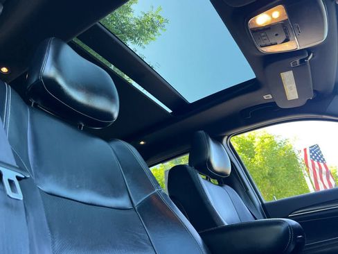 Used 2017 Jeep Grand Cherokee Limited w/ Luxury Group II RWD image 19