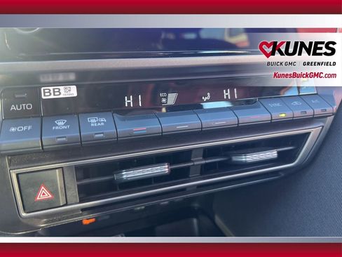 Used 2025 Toyota Camry LE image 30