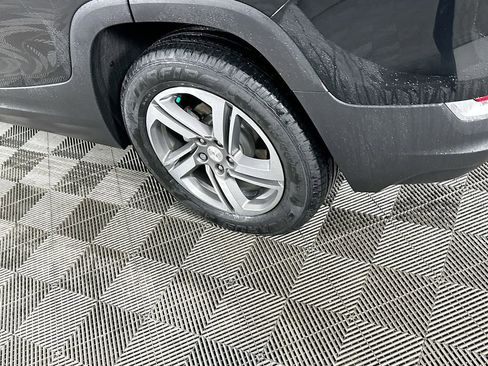 Used 2021 GMC Terrain SLT image 38