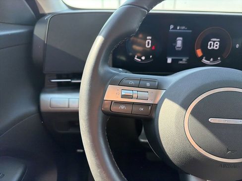 Used 2025 Hyundai Kona SEL image 13