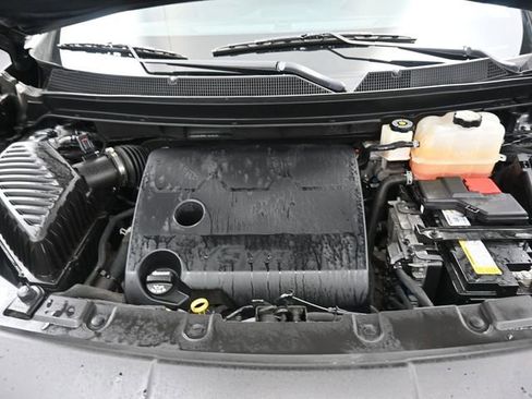 Used 2022 Chevrolet Traverse LT image 28