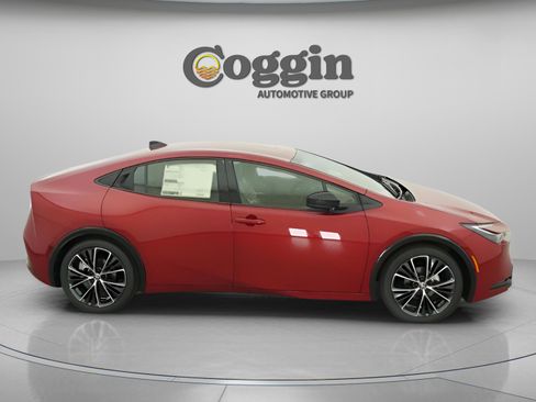 New 2026 Toyota Prius XLE image 22