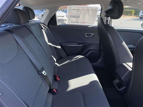 New 2025 Kia K4 LXS image 17