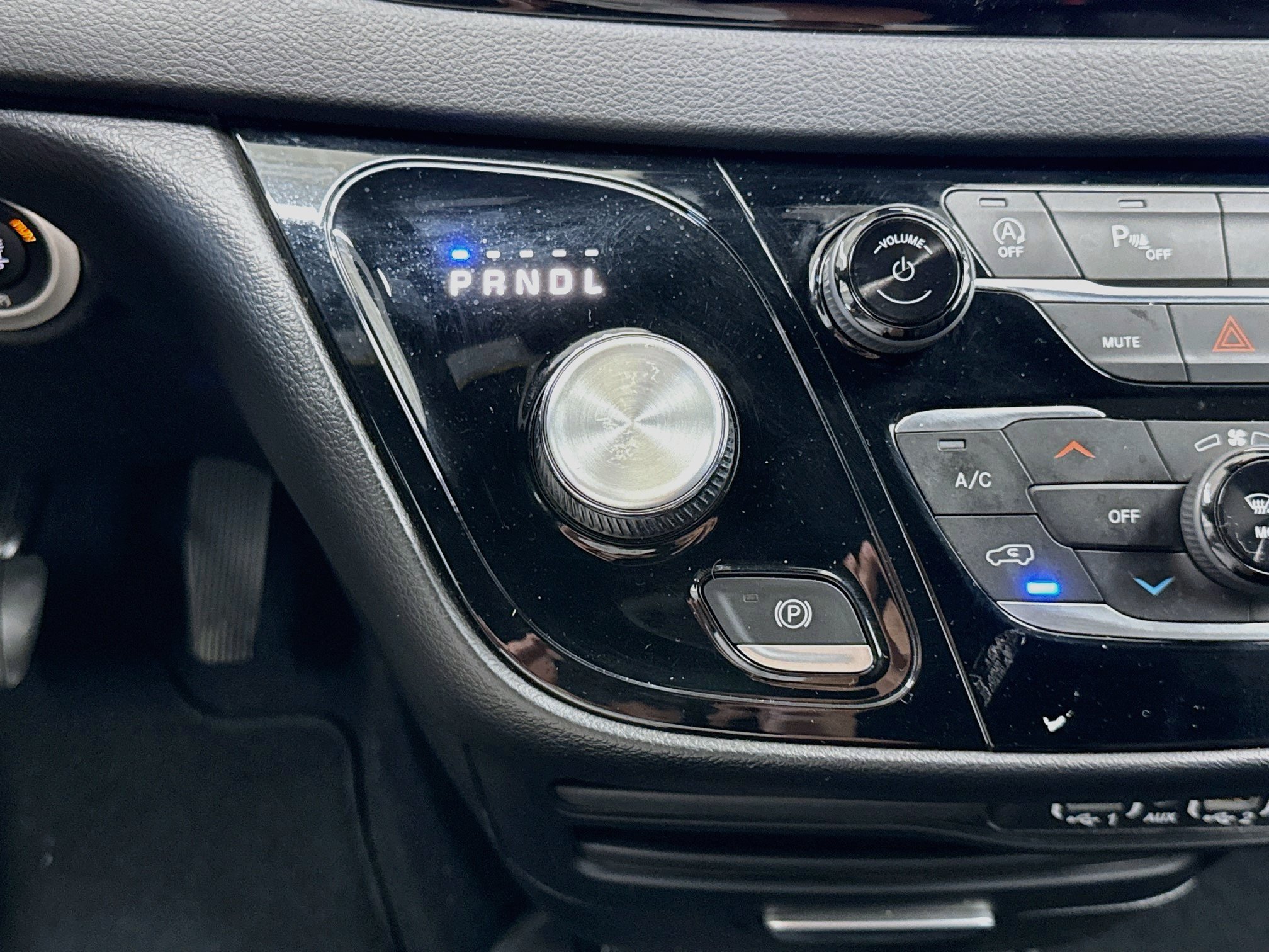 Used 2025 Chrysler Pacifica Select FWD image 24