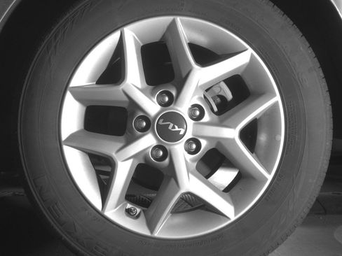 Used 2025 Kia Soul LX w/ LX Technology Package FWD image 14
