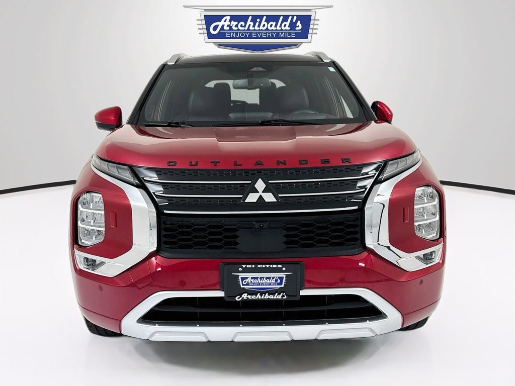Used 2023 Mitsubishi Outlander SEL AWD/4WD image 2