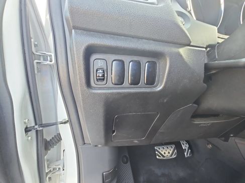 Used 2018 Mitsubishi Outlander Sport LE AWD/4WD image 17
