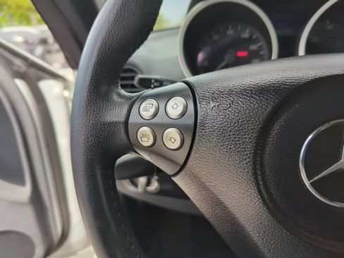 Used 2005 Mercedes-Benz SLK 350 image 17