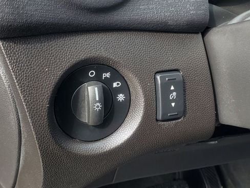 Used 2015 Ford Fiesta SE FWD image 9