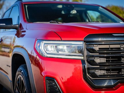 Used 2023 GMC Acadia SLE w/ Driver Convenience Package image 10