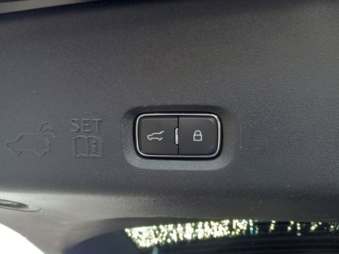 Used 2025 Ford Expedition Active AWD/4WD image 13