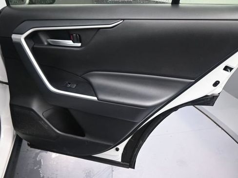 Used 2024 Toyota RAV4 XLE FWD image 15