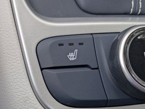 New 2026 Hyundai Venue SEL FWD image 19