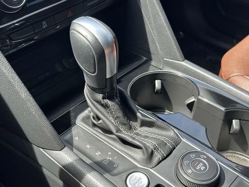 Used 2023 Volkswagen Atlas SE w/ Panoramic Sunroof Package image 21