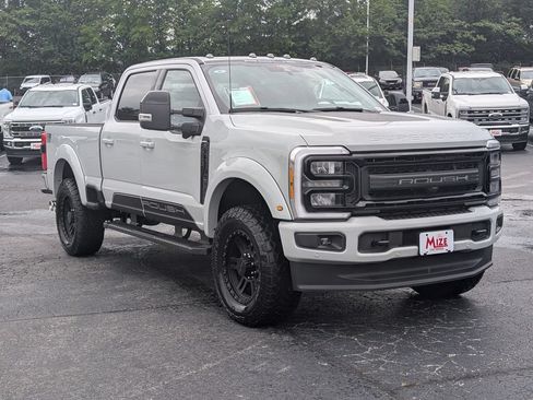 New 2026 Ford F250 Lariat w/ Black Appearance Package AWD/4WD image 3