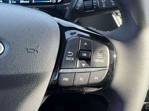 Used 2025 Ford Escape SE w/ PHEV Premium Package image 23