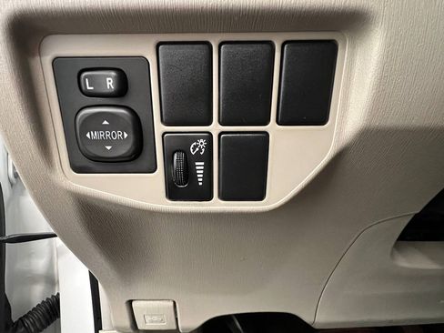 Used 2012 Toyota Prius Three image 21