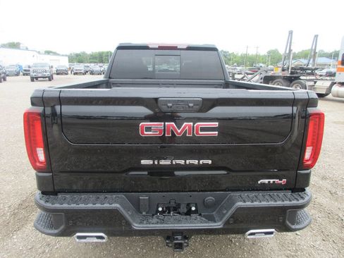 New 2026 GMC Sierra 1500 AT4 w/ AT4 Premium Package AWD/4WD image 7