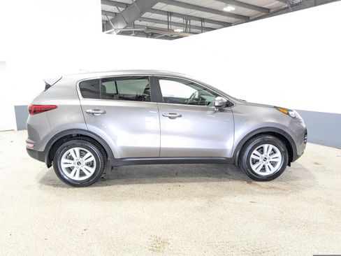Used 2019 Kia Sportage LX AWD/4WD image 2