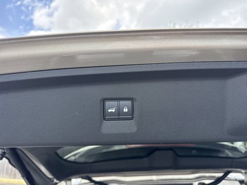 Used 2022 INFINITI QX60 Sensory w/ Vision Package FWD image 38