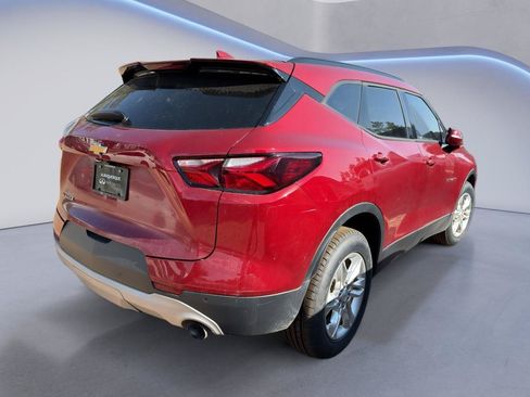 Used 2019 Chevrolet Blazer LT w/ Sound & Technology Package FWD image 3