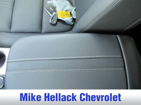 Used 2024 Chevrolet Blazer LT FWD image 32