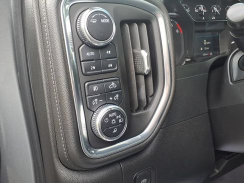Used 2022 GMC Sierra 1500 SLT AWD/4WD image 19