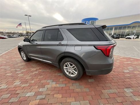 Used 2025 Ford Explorer Active w/ Active Comfort Package image 13
