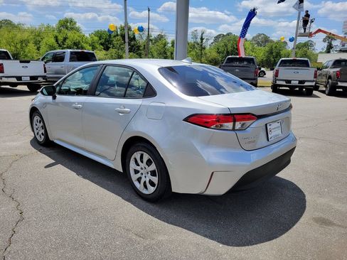 Used 2024 Toyota Corolla LE FWD image 4