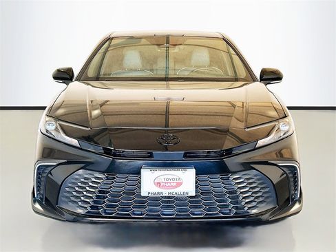 Used 2025 Toyota Camry LE image 2