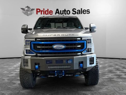 Used 2020 Ford F250 Platinum w/ FX4 Off-Road Package AWD/4WD image 2
