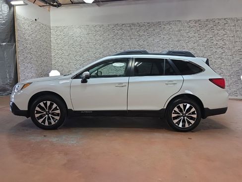 Used 2017 Subaru Outback 2.5i Limited image 4