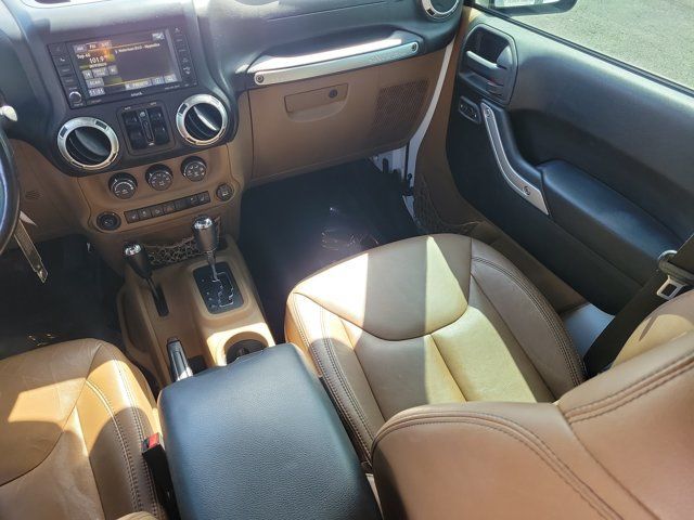 Used 2013 Jeep Wrangler Unlimited Sahara w/ Connectivity Group AWD/4WD image 14