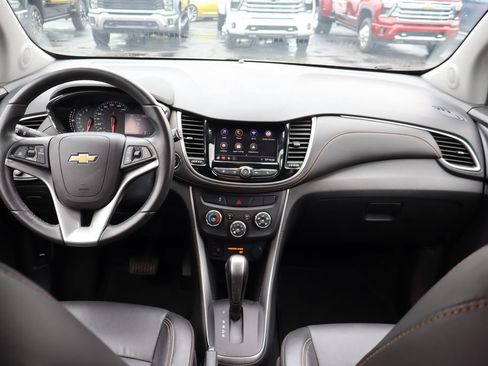 Used 2021 Chevrolet Trax LT w/ Redline Edition AWD/4WD image 16
