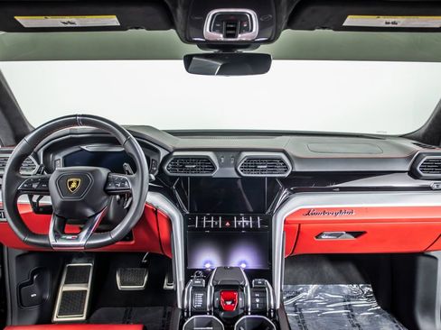 Used 2021 Lamborghini Urus AWD/4WD image 26