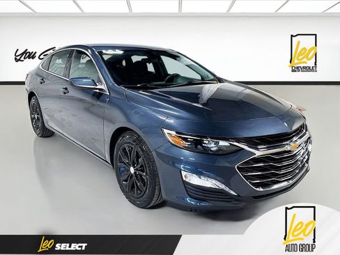 Used 2021 Chevrolet Malibu LT image 3