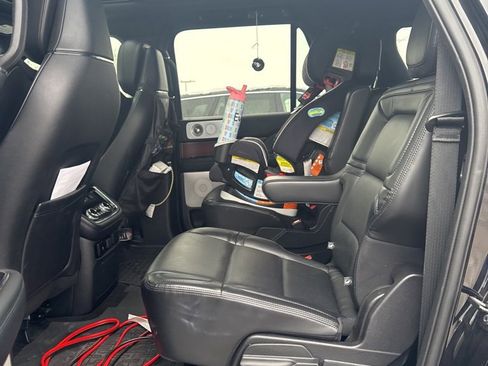 Used 2021 Lincoln Navigator L Reserve image 10