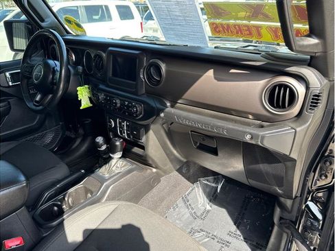 Used 2018 Jeep Wrangler Unlimited Sport S AWD/4WD image 30