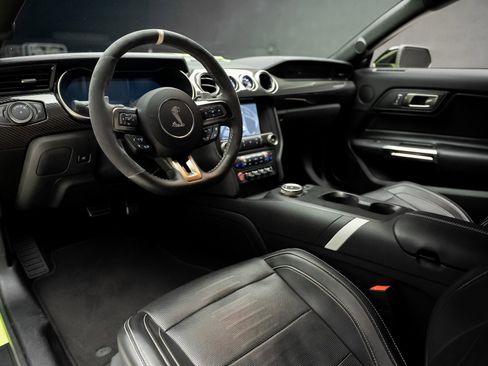 Used 2020 Ford Mustang Shelby GT500 w/ Technology Package image 2