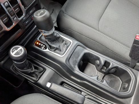 Certified 2022 Jeep Wrangler Unlimited Sport image 17