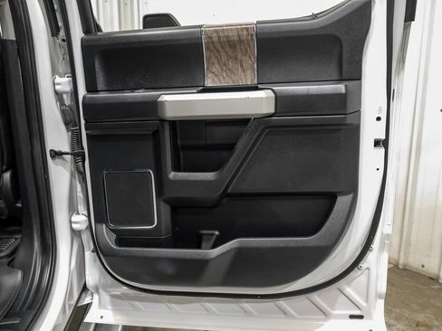 Used 2019 Ford F250 Lariat w/ Lariat Value Package AWD/4WD image 47