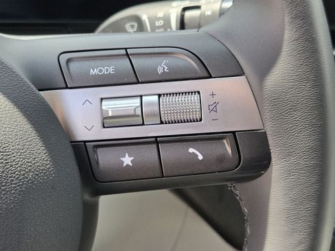 Used 2025 Hyundai Kona SEL FWD image 22