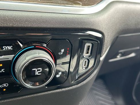 Used 2025 Chevrolet Silverado 2500 LT w/ Convenience Package image 28