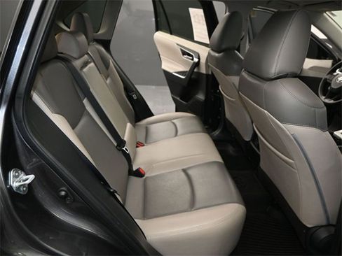 Used 2024 Toyota RAV4 XLE w/ Convenience Package image 18